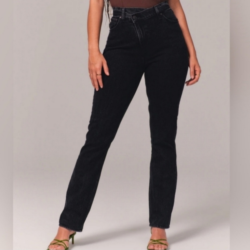 A&F The 90's Slim Straight Ultra High Rise Crossover Criss Cross Waist Jeans 32